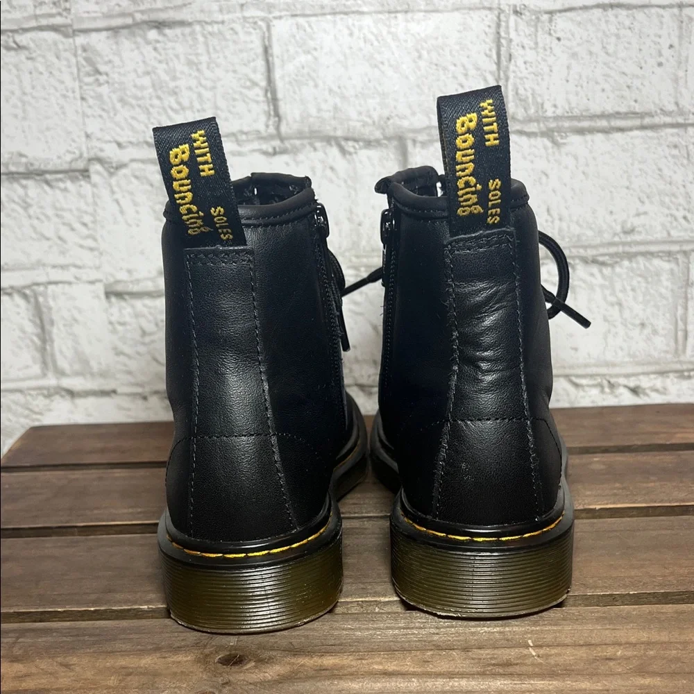 Dr Martens 1460 junior softy T leather lace up boots size 2